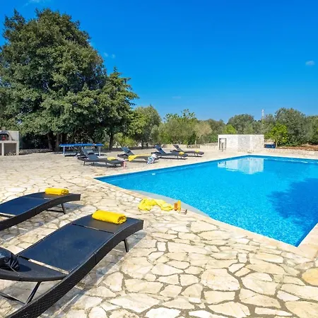 Вилла Iolanda By *