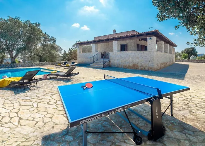 Iolanda By * אוסטוני